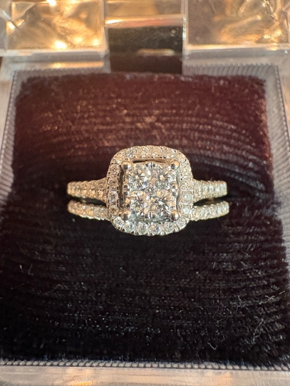 Cluster In Princess setting with Diamond Halo & Pavé Diamond Band